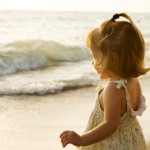 little-girl-waves